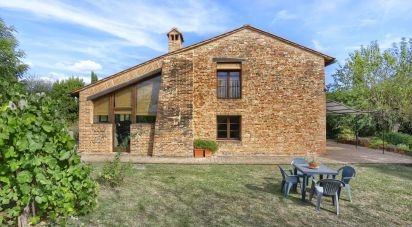 Farm 6 rooms of 185 m² in Sovicille (53018)