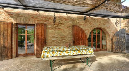 Farm 6 rooms of 185 m² in Sovicille (53018)