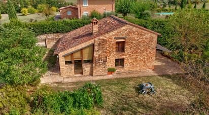 Farm 6 rooms of 185 m² in Sovicille (53018)