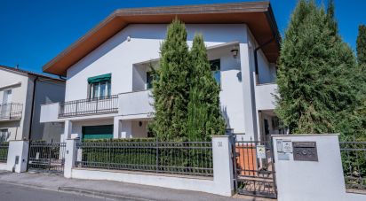 Casa indipendente / Villa 9 locali di 222 m² in Codigoro (44021)