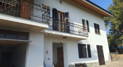 Casa indipendente / Villa 16 locali di 220 m² in Dego (17058)