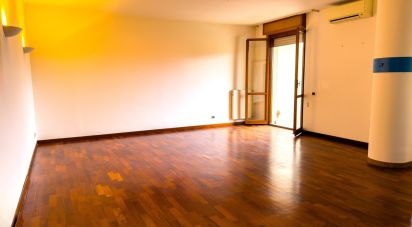 Four-room apartment of 102 m² in Foligno (06034)