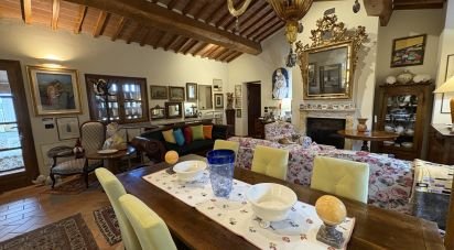 Farm 6 rooms of 240 m² in Sansepolcro (52037)