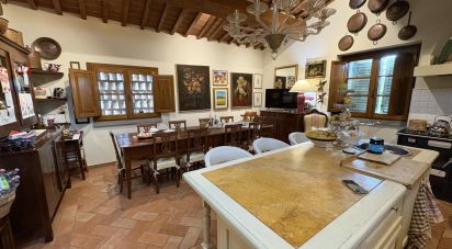 Farm 6 rooms of 240 m² in Sansepolcro (52037)