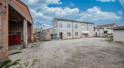 Traditional house 4 rooms of 221 m² in Ostellato (44020)