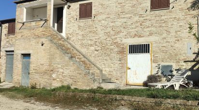 House 8 rooms of 230 m² in Cossignano (63067)