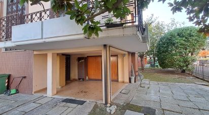 Villa Bifamiliare 10 locali di 210 m² in Padova (35141)