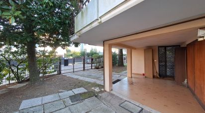 Villa Bifamiliare 10 locali di 210 m² in Padova (35141)