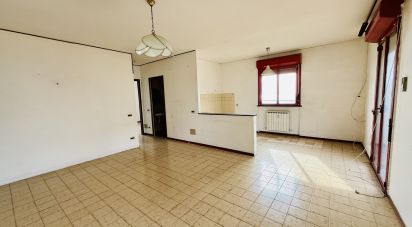 Apartment 5 rooms of 78 m² in Genova (16138)
