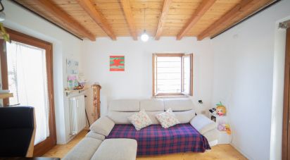 House 6 rooms of 120 m² in Morro d'Alba (60030)