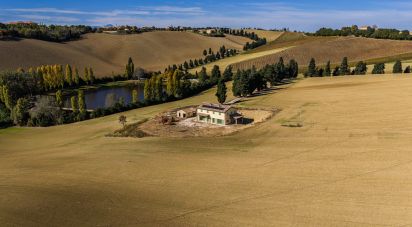Farm 8 rooms of 300 m² in Macerata (62100)
