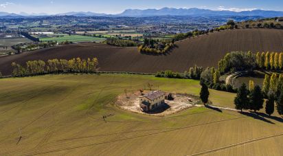 Farm 8 rooms of 300 m² in Macerata (62100)