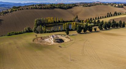 Farm 8 rooms of 300 m² in Macerata (62100)