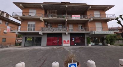 Negozio / locale commerciale di 83 m² in Montegiorgio (63833)