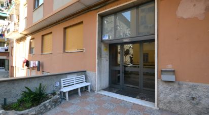 Four-room apartment of 82 m² in Genova (16138)