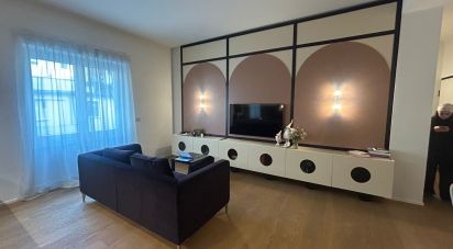 Monolocale di 65 m² a Milano (20124)