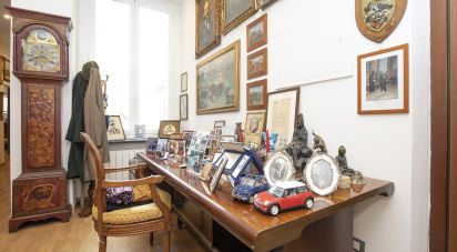 Four-room apartment of 120 m² in Genova (16121)