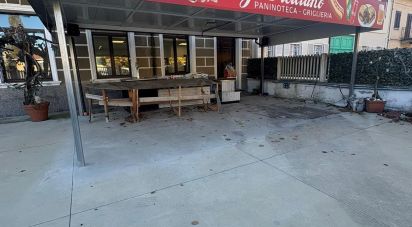 Negozio / locale commerciale di 100 m² in Volpiano (10088)