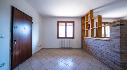 House 3 rooms of 142 m² in Jolanda di Savoia (44037)