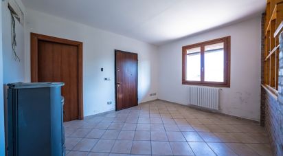 House 3 rooms of 142 m² in Jolanda di Savoia (44037)