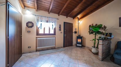 House 3 rooms of 137 m² in Jolanda di Savoia (44037)