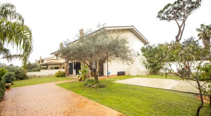 House 6 rooms of 102 m² in Anzio (00042)