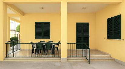 Lodge 7 rooms of 186 m² in Tortoreto (64018)