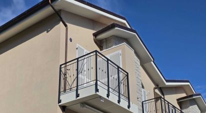 Block of flats 3 rooms of 105 m² in Sirolo (60020)