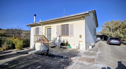 Casa indipendente / Villa 8 locali di 149 m² in Castel di Lama (63082)